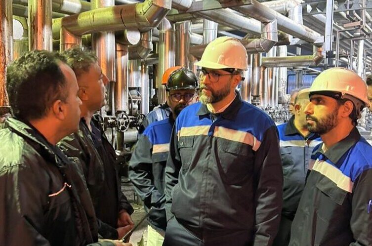 بازدید شبانه مدیرعامل شرکت صنعتی دوده فام از مجتمع تولیدی